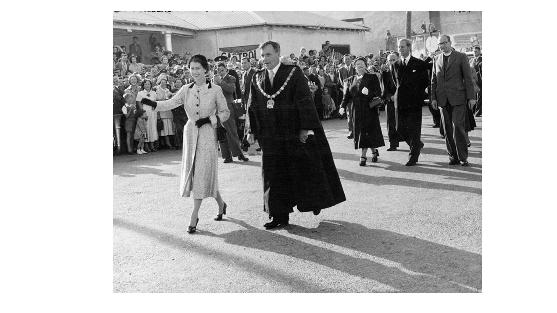 Queen Elizabeth II and Lower Hutt Mayor Percy Dowse